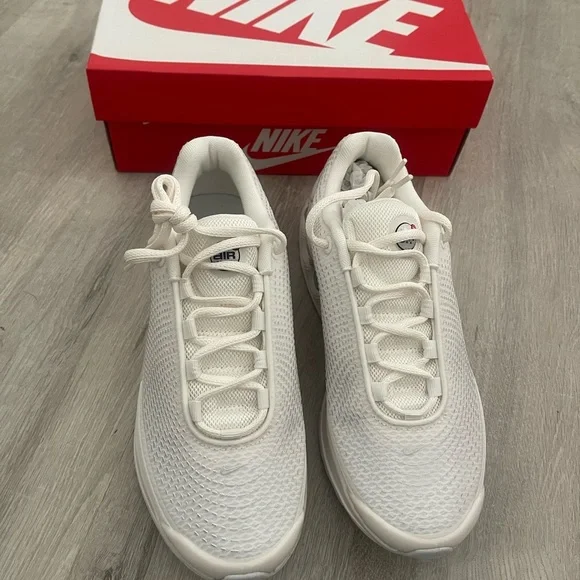 NIKE Women's Air Max DN Shoes - SIZE 8 - NEW - Picture 7 of 7